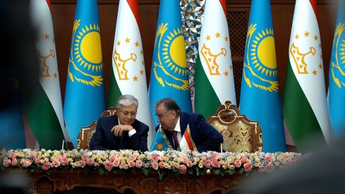 Главные новости за 23 августа: необъяснимое богатство, линейки в школах, лучшие мужья Главные новости за 23 августа: необъяснимое богатство, линейки в школах, лучшие мужья