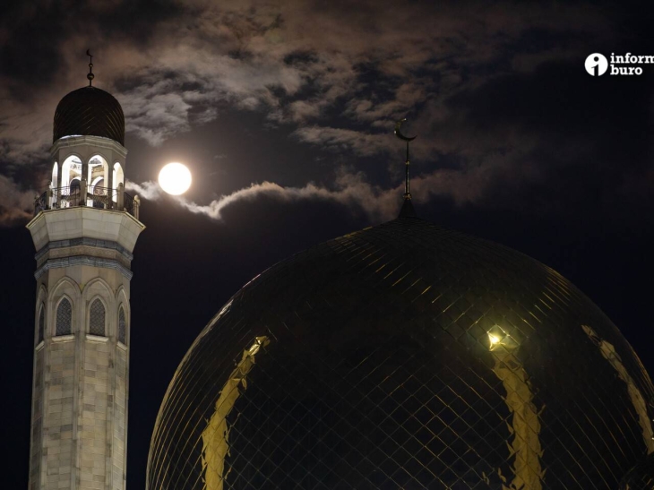 Как выглядело суперлуние над Алматы: фоторепортаж Informburo
Как выглядело суперлуние над Алматы: фоторепортаж Informburo