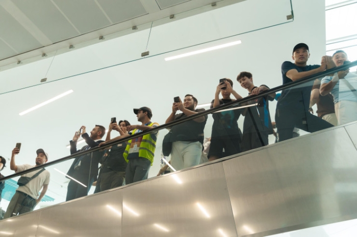 Яблоку негде упасть: как встречали наших олимпийцев в аэропорту Алматы