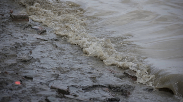 В Казахстане ищут авторов видео, заявивших о загрязнении Иртыша нечистотами В Казахстане ищут авторов видео, заявивших о загрязнении Иртыша нечистотами