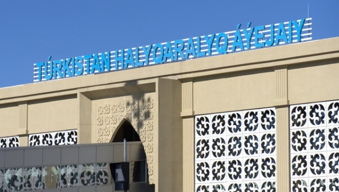 Токаев прилетел в Туркестан Токаев прилетел в Туркестан