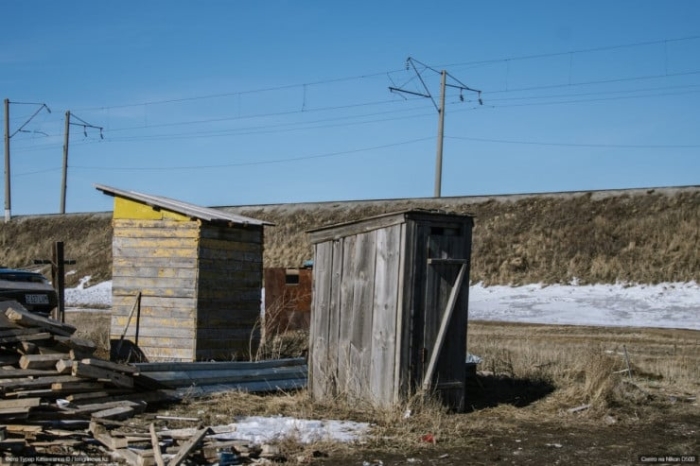 О проблемах с дорогами, старых поездах и коррупции. Интервью с министром транспорта