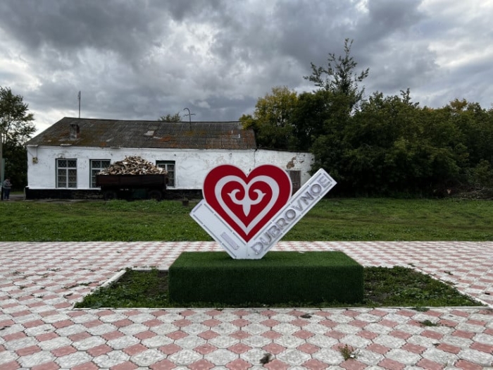 Подруга Ван Дамма из казахстанской глубинки. Вдохновляющая история самой маленькой женщины