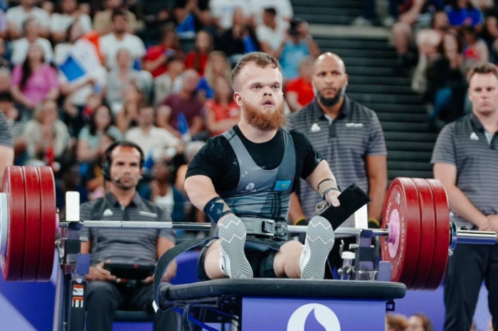 Казахстан завоевал первое золото Паралимпиады в Париже