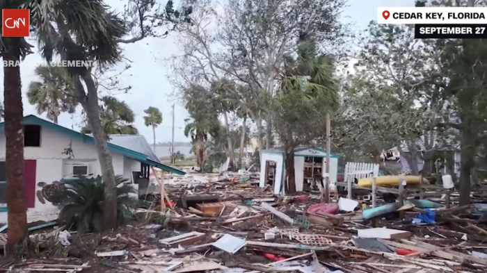 Увеличилось число погибших из-за урагана “Хелен“ в США