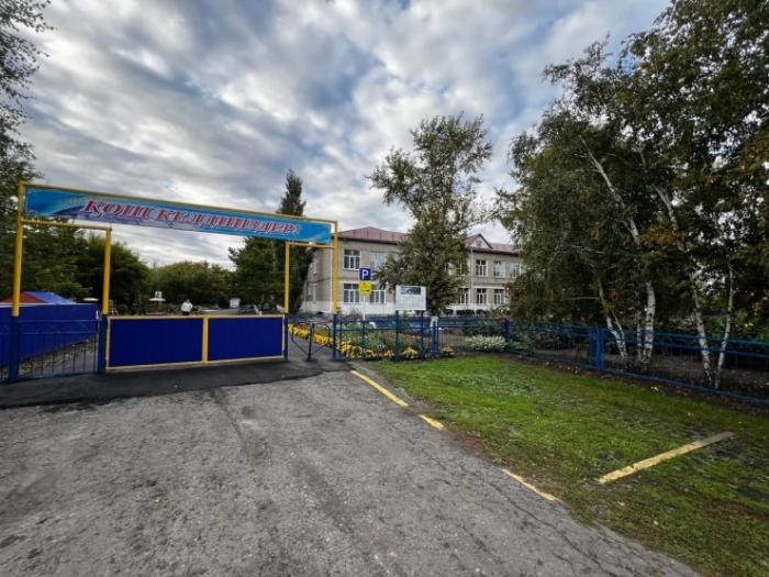 Подруга Ван Дамма из казахстанской глубинки. Вдохновляющая история самой маленькой женщины