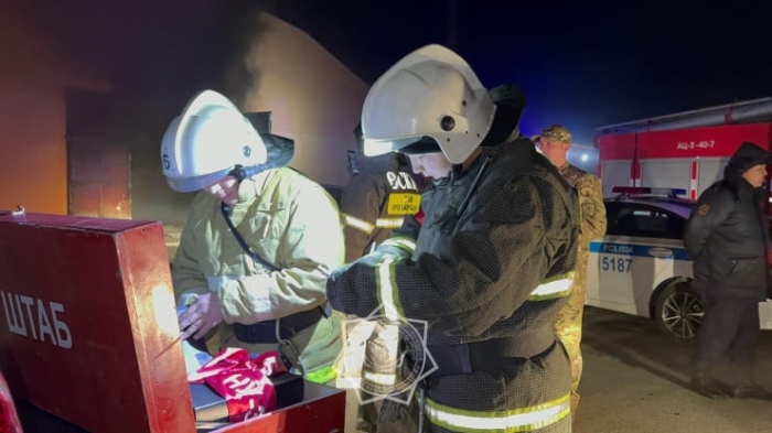 Крупный пожар произошел на территории автобусного парка в Костанае