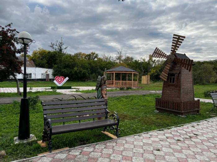 Подруга Ван Дамма из казахстанской глубинки. Вдохновляющая история самой маленькой женщины