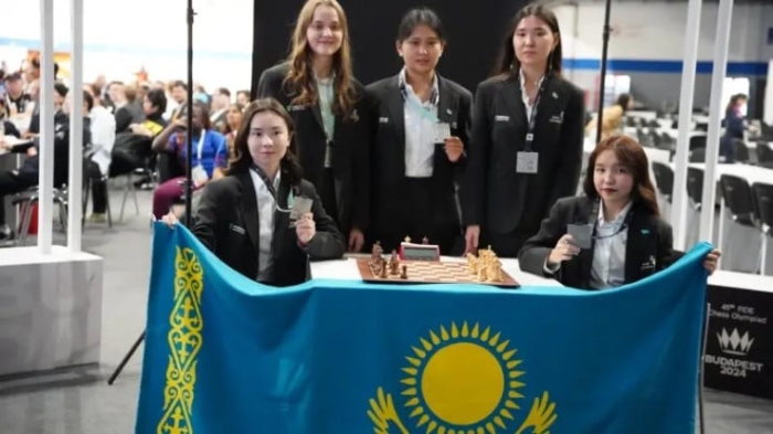 Новые акимы, операции Нацбанка с долларом - главные новости за 1 октября