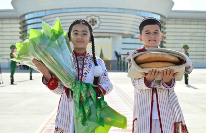 Токаев прилетел в Туркменистан Токаев прилетел в Туркменистан