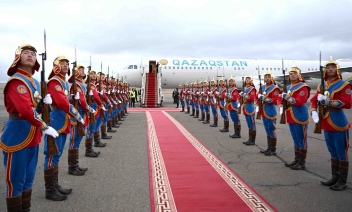 Токаев прилетел в Монголию Токаев прилетел в Монголию