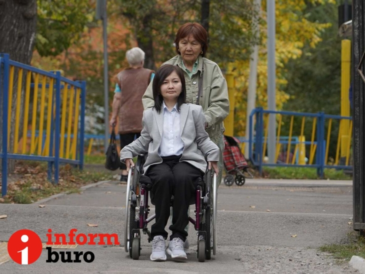 Как алматинцы с ограниченными возможностями голосуют на референдуме по АЭС
Как алматинцы с ограниченными возможностями голосуют на референдуме по АЭС