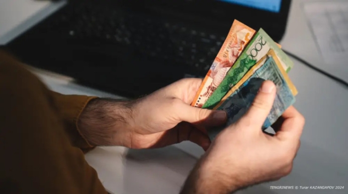 Суд пенсионерки с министерством и подозрительные SMS. Обзор новостей за 16 октября