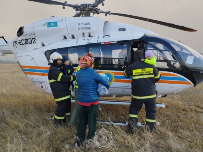 Площадь крупного пожара выросла вдвое: его тушат 600 человек и 4 вертолета