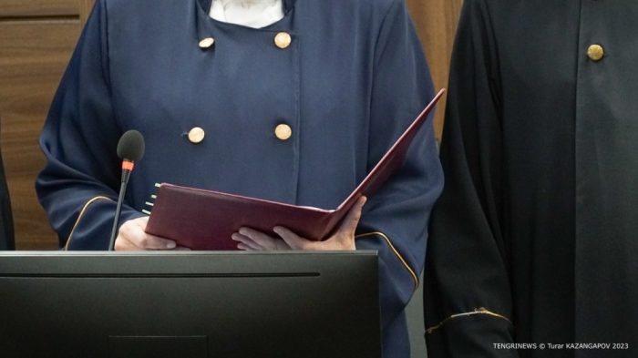 КНБ заподозрил судью из Алматы в получении взятки