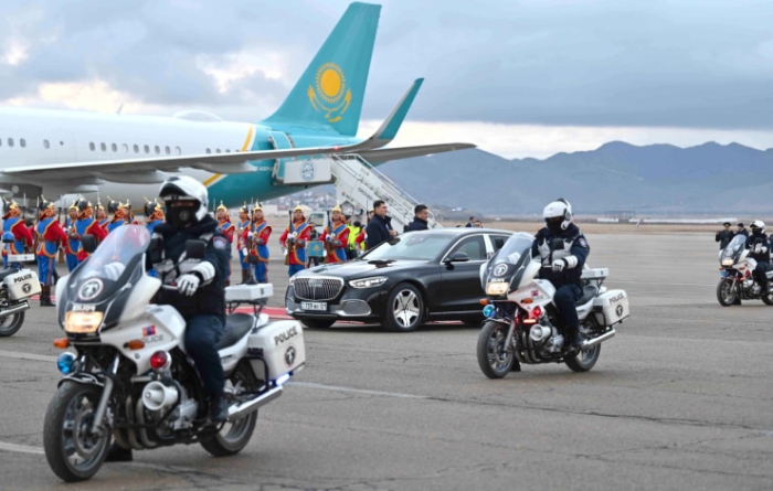 Токаев прилетел в Монголию Токаев прилетел в Монголию