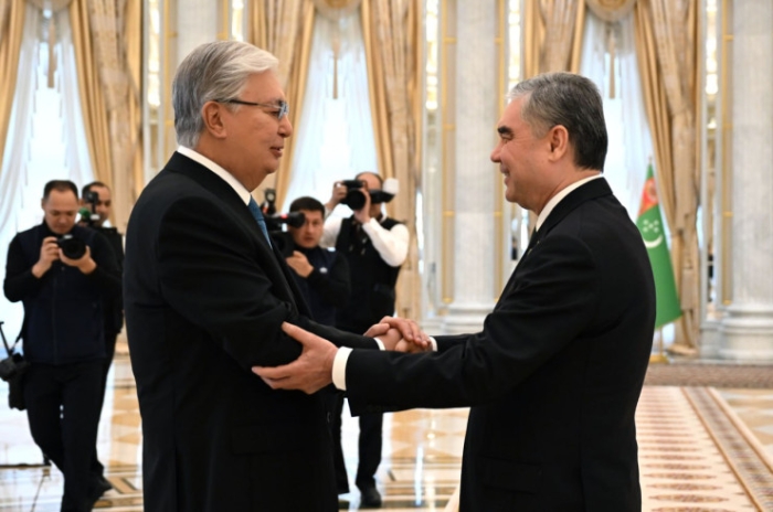 Токаев прилетел в Туркменистан Токаев прилетел в Туркменистан