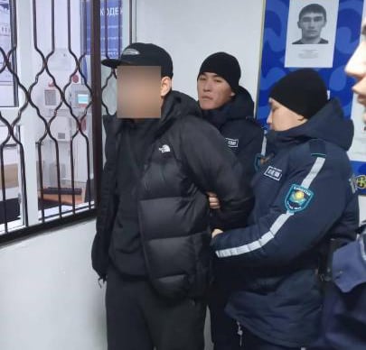 Гвардейцы задержали несколько наркозакладчиков во время патрулирования Астаны
Гвардейцы задержали несколько наркозакладчиков во время патрулирования Астаны