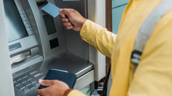 Новые требования к банкам и такси, инцидент на Медеу: главные новости за 23 октября Новые требования к банкам и такси, инцидент на Медеу: главные новости за 23 октября