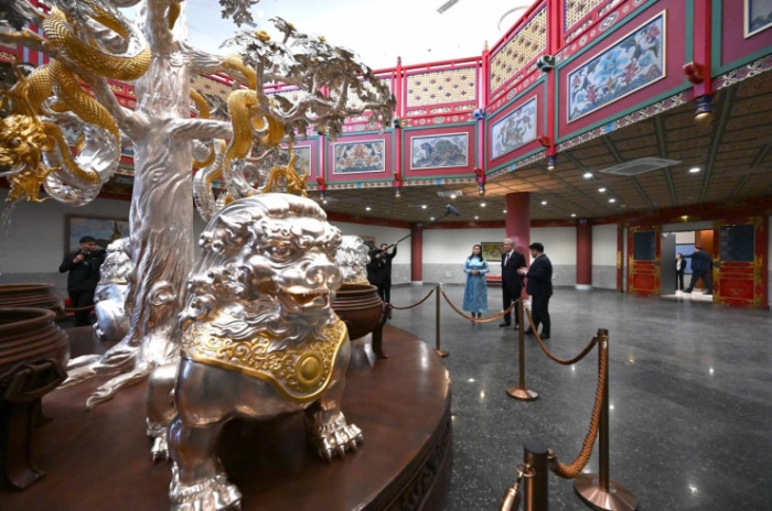 Токаев посетил музей Чингисхана в Монголии Токаев посетил музей Чингисхана в Монголии