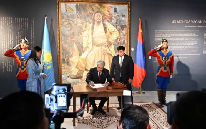 Токаев посетил музей Чингисхана в Монголии Токаев посетил музей Чингисхана в Монголии