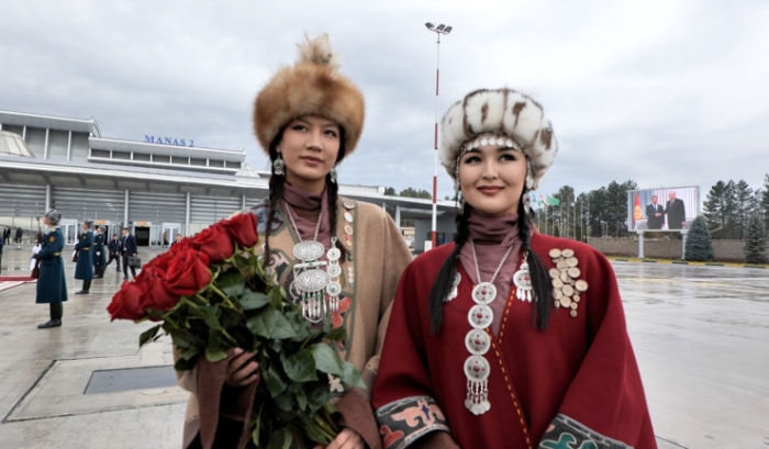 Токаев прилетел в Кыргызстан Токаев прилетел в Кыргызстан