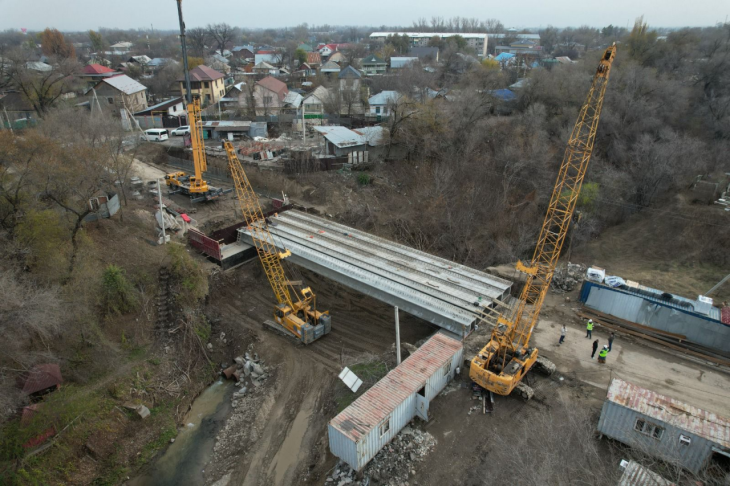 Движение по новому мосту через реку Есентай в Алматы откроют на следующей неделе
Движение по новому мосту через реку Есентай в Алматы откроют на следующей неделе