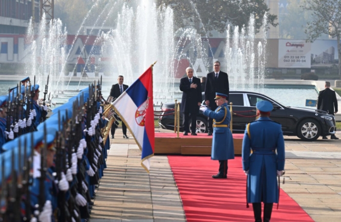 Ковровая дорожка и артиллерийские залпы: как встретили Токаева в Сербии