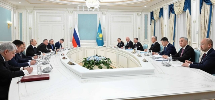 Путин выразил благодарность Токаеву за тёплый приём: Мы и дружим, и поддерживаем отношения деловые
Путин выразил благодарность Токаеву за тёплый приём: Мы и дружим, и поддерживаем отношения деловые