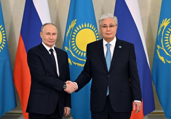 Путин выразил благодарность Токаеву за тёплый приём: Мы и дружим, и поддерживаем отношения деловые
Путин выразил благодарность Токаеву за тёплый приём: Мы и дружим, и поддерживаем отношения деловые