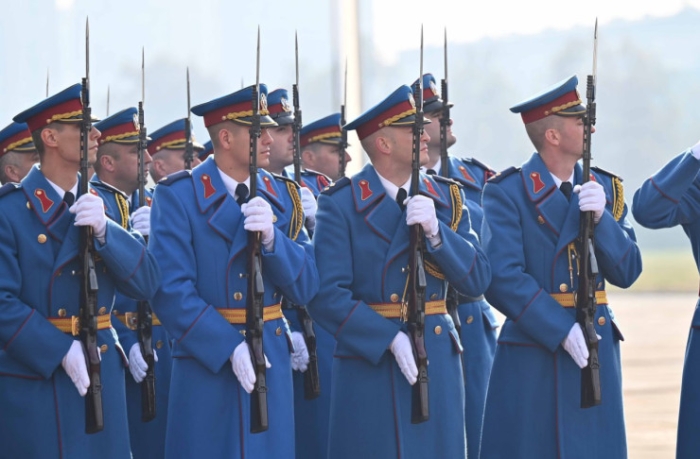 Ковровая дорожка и артиллерийские залпы: как встретили Токаева в Сербии