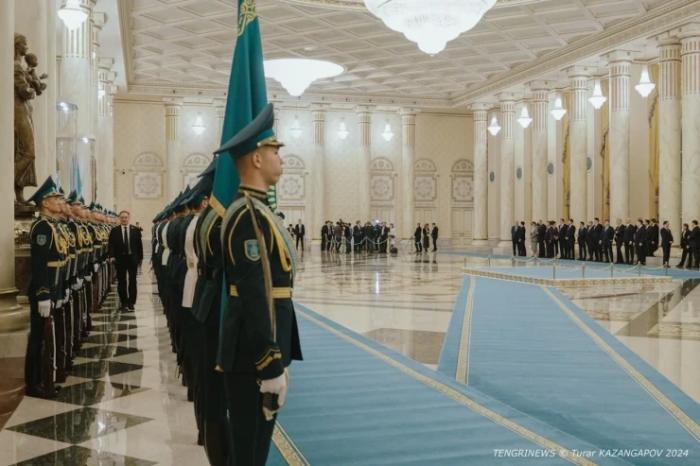 “Новый уровень отношений“. Что происходило за кулисами исторической встречи Токаева и Путина