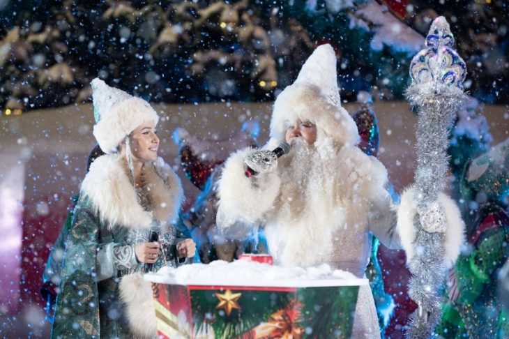 
                                                                                                                                                                                                                                                                                                                                                                            Огни на 80 новогодних ёлках зажгли в Алматы
                                                    