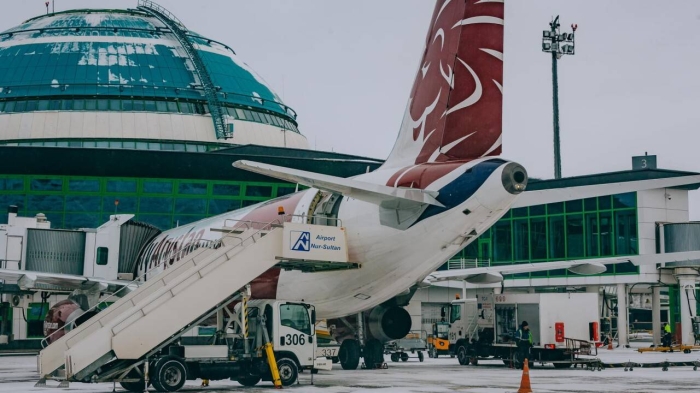 ЧП на рейсе FlyArystan: пассажир ударил стюардессу в живот и заявил о бомбе на борту
ЧП на рейсе FlyArystan: пассажир ударил стюардессу в живот и заявил о бомбе на борту