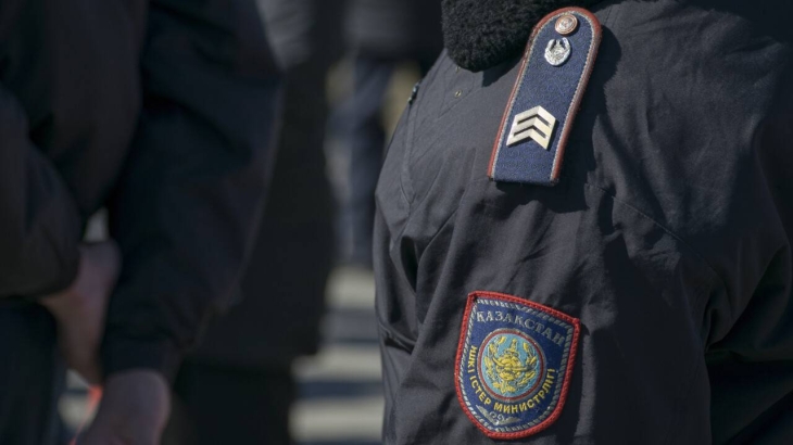 
                                                                                                                                                                                                                                                                                                                                                                            В Алматы скончался полицейский, получивший ножевое ранение
                                                    