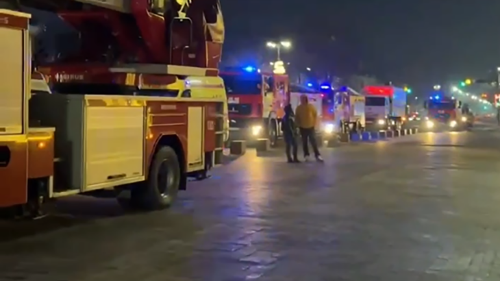 Пожар в здании КБТУ тушат спасатели ДЧС Алматы
Пожар в здании КБТУ тушат спасатели ДЧС Алматы