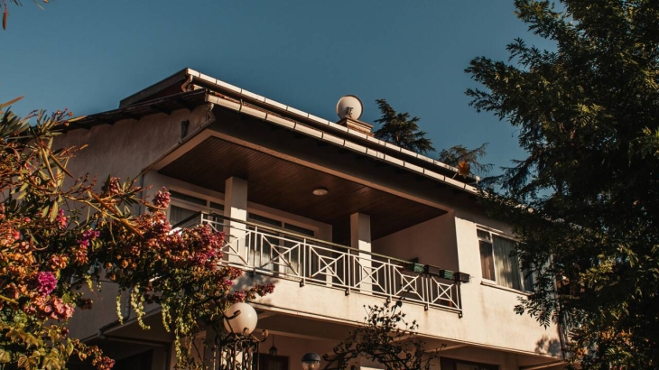 Незаконно построенный трёхэтажный дом снесли в Алматы
Незаконно построенный трёхэтажный дом снесли в Алматы