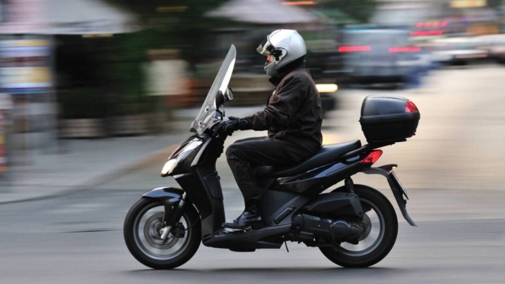 Правила изменились: можно ли будет ездить на мопедах по автобусным полосам в Казахстане?
Правила изменились: можно ли будет ездить на мопедах по автобусным полосам в Казахстане?