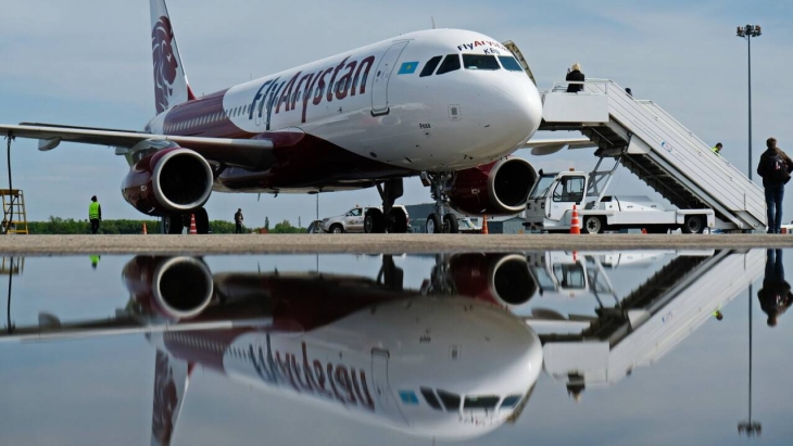 Не слышали объявление о посадке: не попавшие на рейс в Алматы пассажиры написали заявление в полицию на авиакомпанию
Не слышали объявление о посадке: не попавшие на рейс в Алматы пассажиры написали заявление в полицию на авиакомпанию