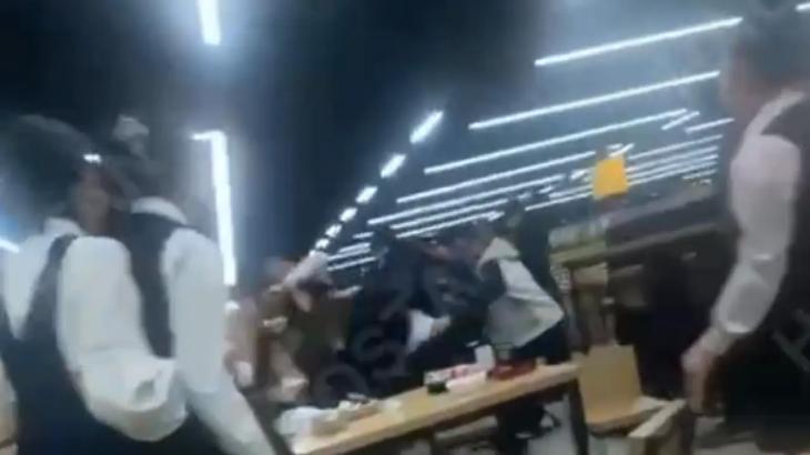 Массовая драка школьников в алматинском ТРЦ: в полиции завели уголовное дело
Массовая драка школьников в алматинском ТРЦ: в полиции завели уголовное дело