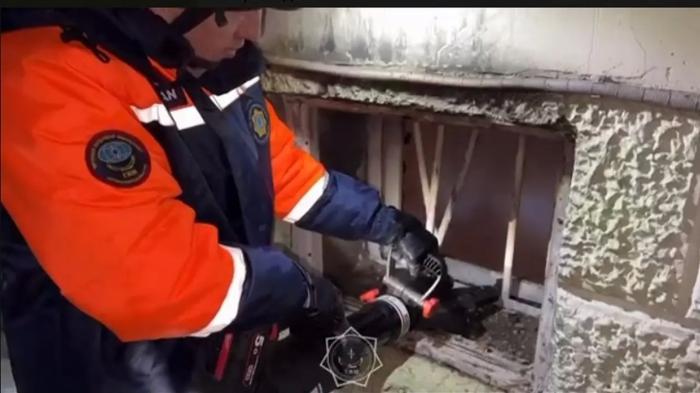 Театр юного зрителя загорелся в Астане, три человека пострадали
Театр юного зрителя загорелся в Астане, три человека пострадали