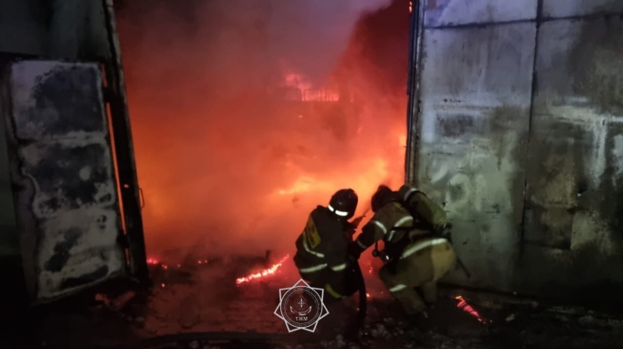 СТО горело в Астане: арендатора госпитализировали с ожогами
СТО горело в Астане: арендатора госпитализировали с ожогами