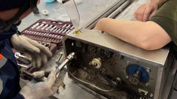 Рука астанчанки застряла в машине для раскатывания теста: освободить её смогли только спасатели
Рука астанчанки застряла в машине для раскатывания теста: освободить её смогли только спасатели