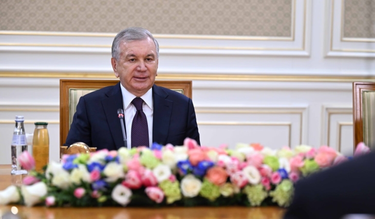 
                                                                                                                                                                                                                                                                                                                                                                            Касым-Жомарт Токаев и Шавкат Мирзиёев провели неформальную встречу
                                                    