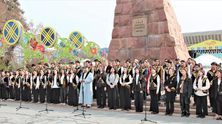 
                                                                                                                                                                                                                                                                                                                                                                            В Алматы более 5000 человек исполнили произведения Абая
                                                    