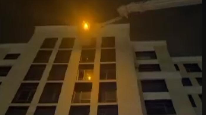 Около 60 человек эвакуировали из горящей многоэтажки в Астане
Около 60 человек эвакуировали из горящей многоэтажки в Астане