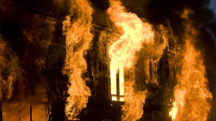 
                                                                                                                                                                                                                                                                                                                                                                                                                                                                Суд обязал управление занятости выплатить помощь астанчанке, чья квартира и автомобиль пострадали при пожаре 
                                                    