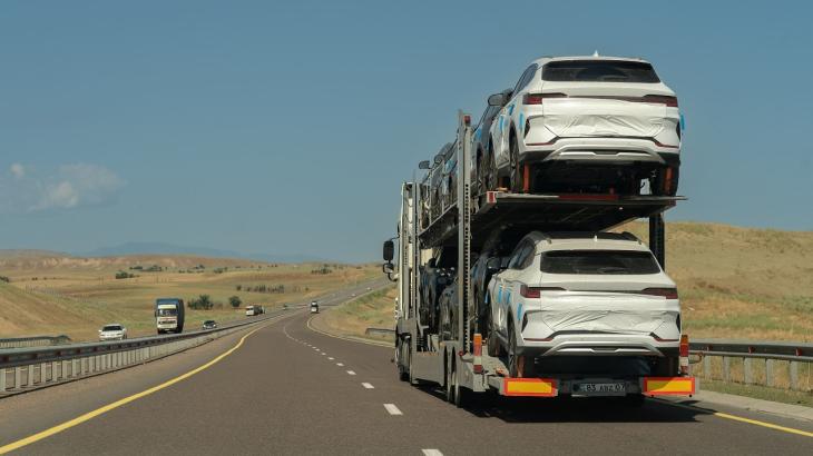 В Казахстане участились кражи автомобилей при междугородних перевозках
В Казахстане участились кражи автомобилей при междугородних перевозках