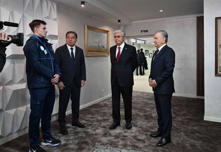 Токаев и Мирзиёев посетили высокогорный спортивный комплекс "Медеу"
Токаев и Мирзиёев посетили высокогорный спортивный комплекс "Медеу"