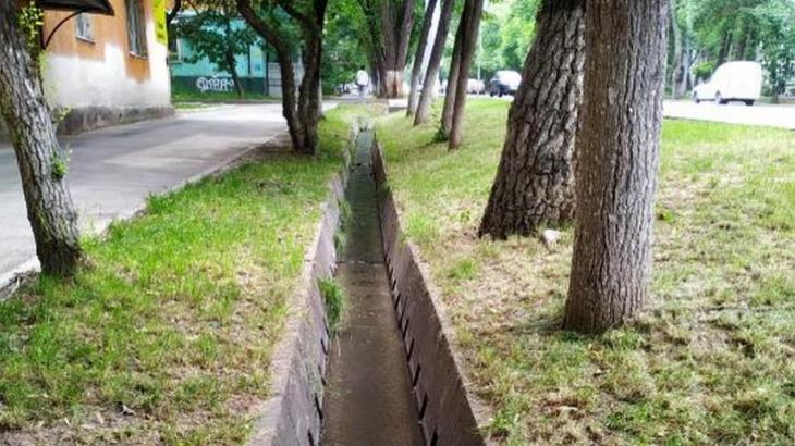 Угроза склоновых стоков в Алматы: владельцев частных домов просят очистить ливнёвки
Угроза склоновых стоков в Алматы: владельцев частных домов просят очистить ливнёвки